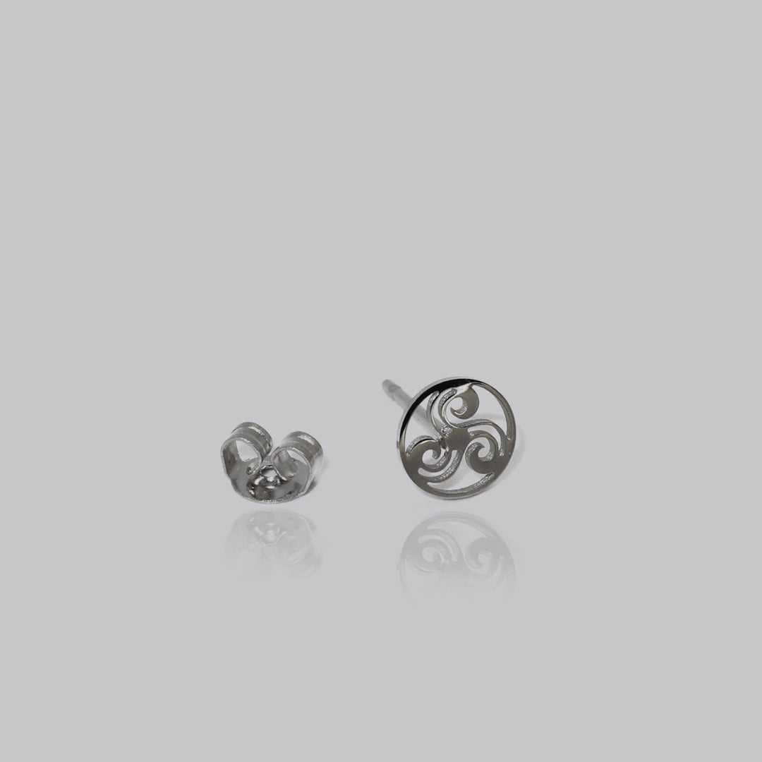 EAR STUDS Triskele