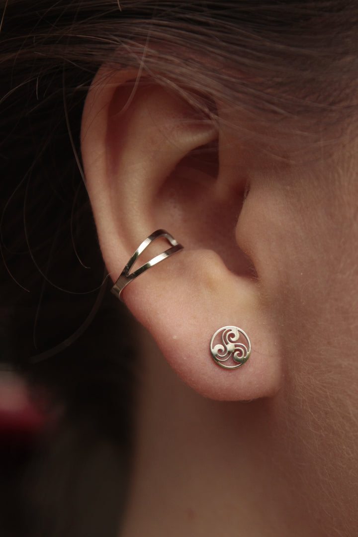 EAR STUDS Triskele